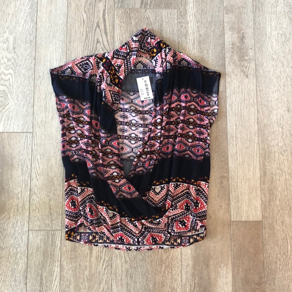 Patterned Low Draping Top - Abbeline - Picture 2 of 4